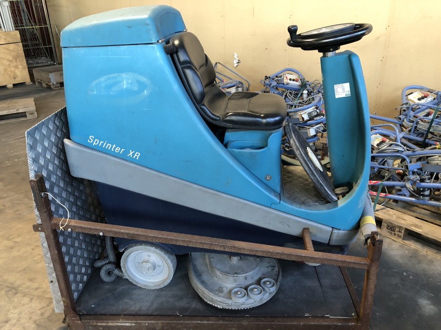 Kombiskurmaskin Åkbar