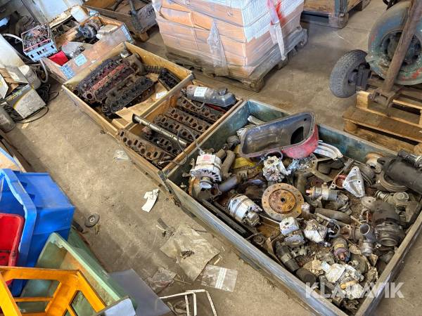 Reservdelar, toppar m.m. B180,B20 & B30 4st pall