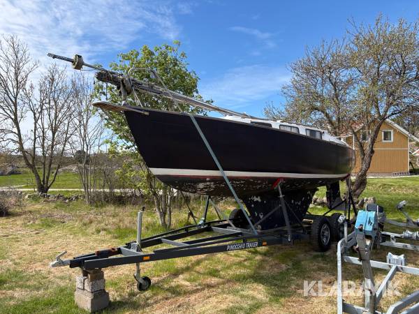 Segelbåt Tur 80 med trailer