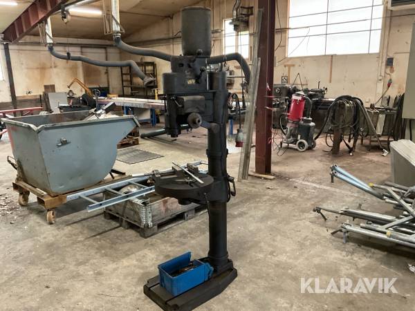 Pelarborrmaskin med matning Arboga E830
