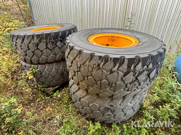 Entreprenaddäck Michelin 600/65R25 på fälg