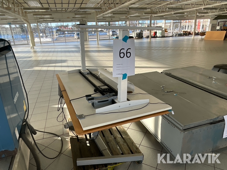 Höj och sänkbara bord 2 st