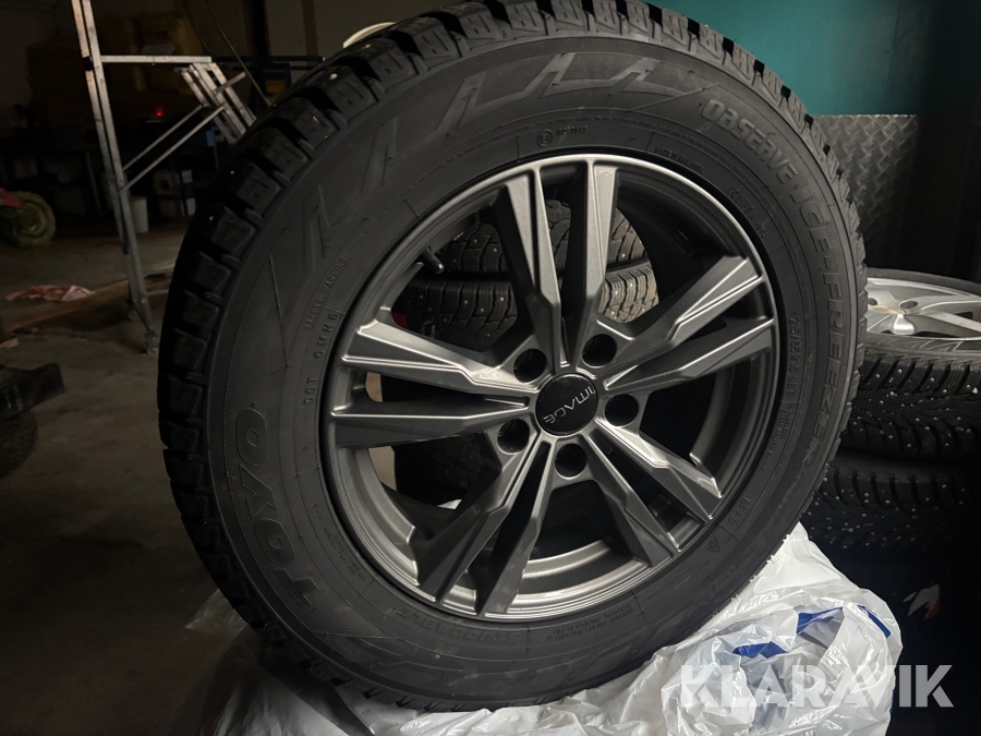 Vinterhjul Toyo 215/65R16 4 st