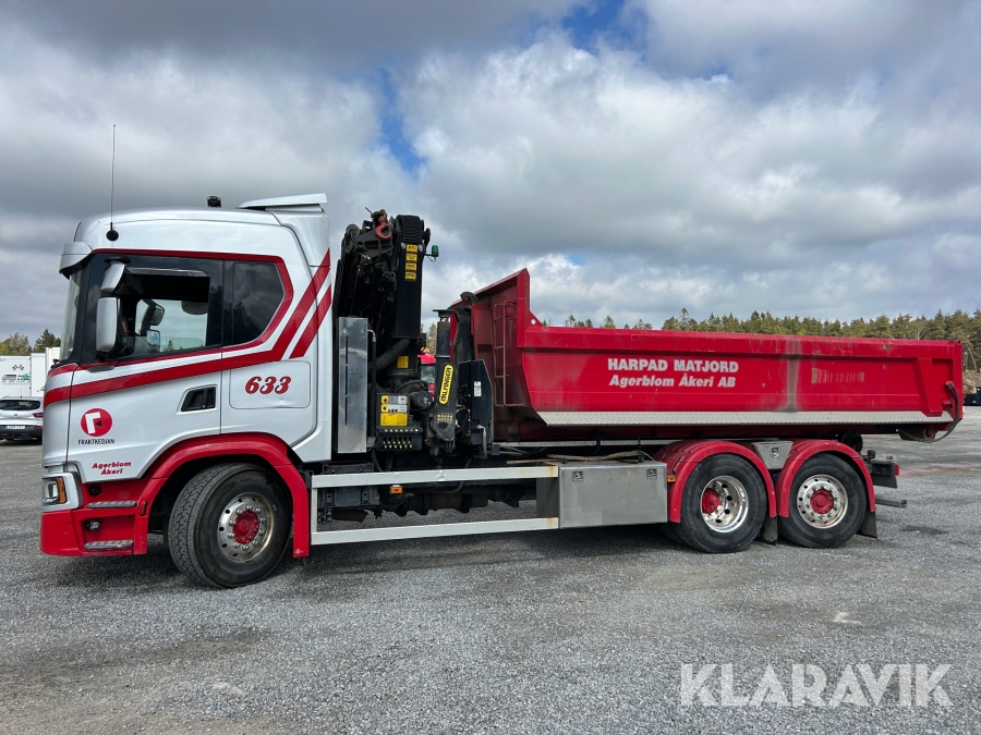 Kranväxlare Scania G500 med 2 flak, skopa & pallyftare