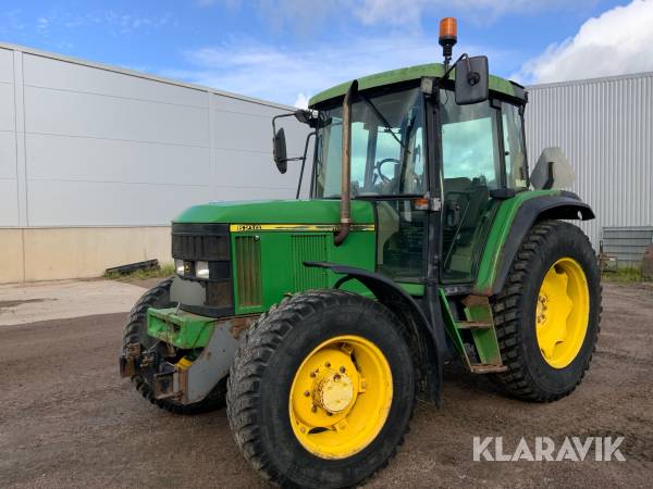 Traktor John Deere 6210 med Holms snöblad