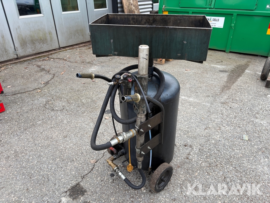Spilloljekärl med pump