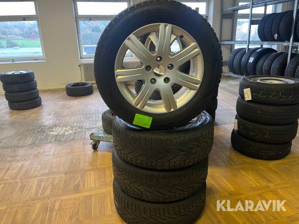 Vinterdäck med fälg Nokian 235/60R18 4 st