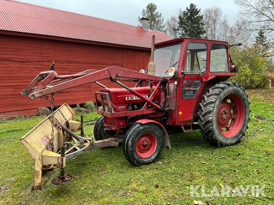 Veterantraktor Volvo BM 430 med lastare och plog 