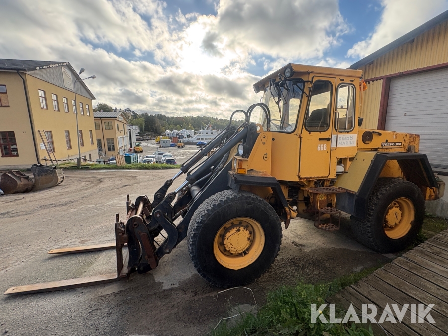 Hjullastare Volvo BM 4200B med redskap