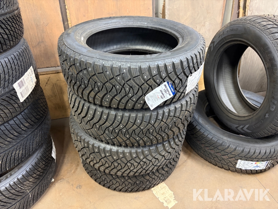 Däck Falken Winterpeak F-ICE1 225/60R18 4st