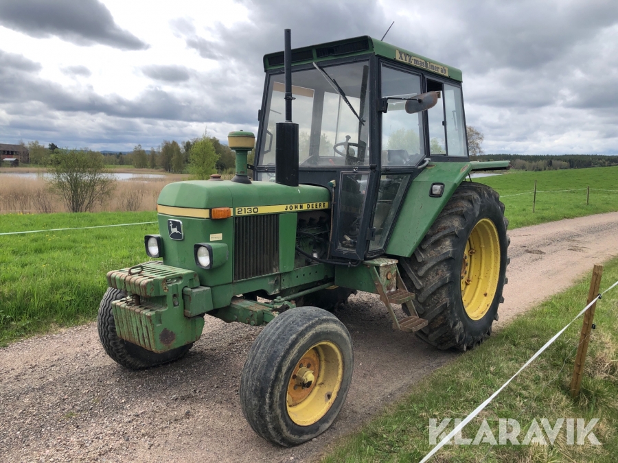 Traktor John Deere 2130
