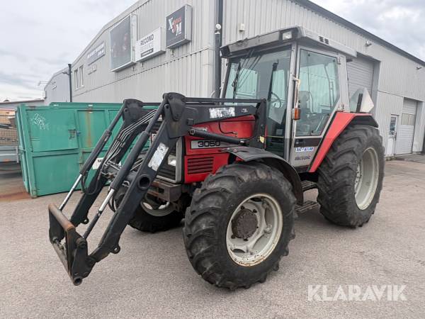 Traktor Massey Ferguson 3050 med frontlastare och 2 st redskap