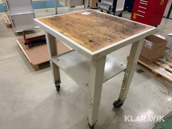 Arbetsbänk på hjul