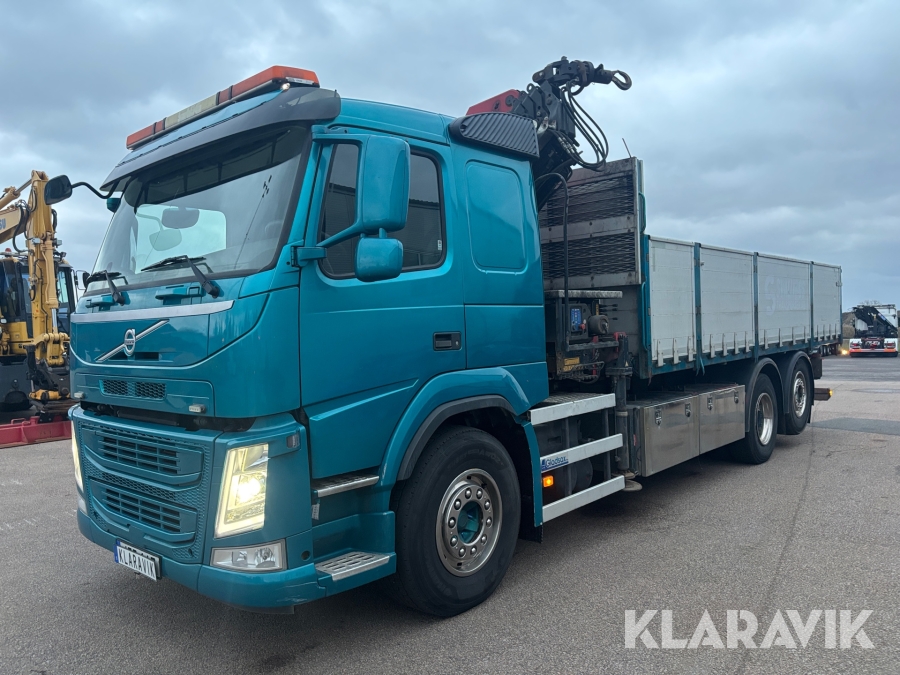 Tipp och Kranbil Volvo Fm med gripskopa