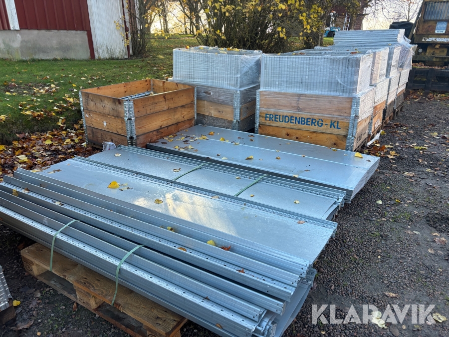Hyllor STS stort parti 340 delar
