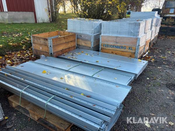 Hyllor STS stort parti 340 delar