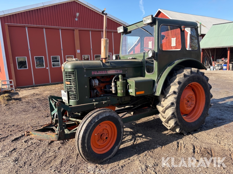 Veterantraktor Bolinder-Munktell 35 med flera redskap