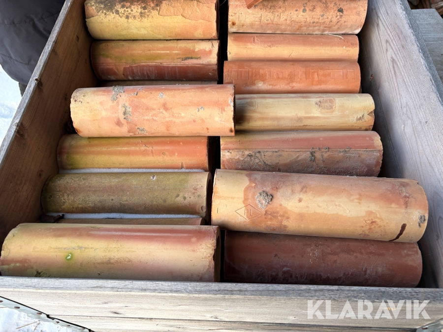 Tegelrör dräneringsrör en pall