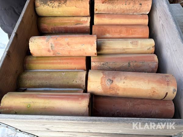 Tegelrör dräneringsrör en pall