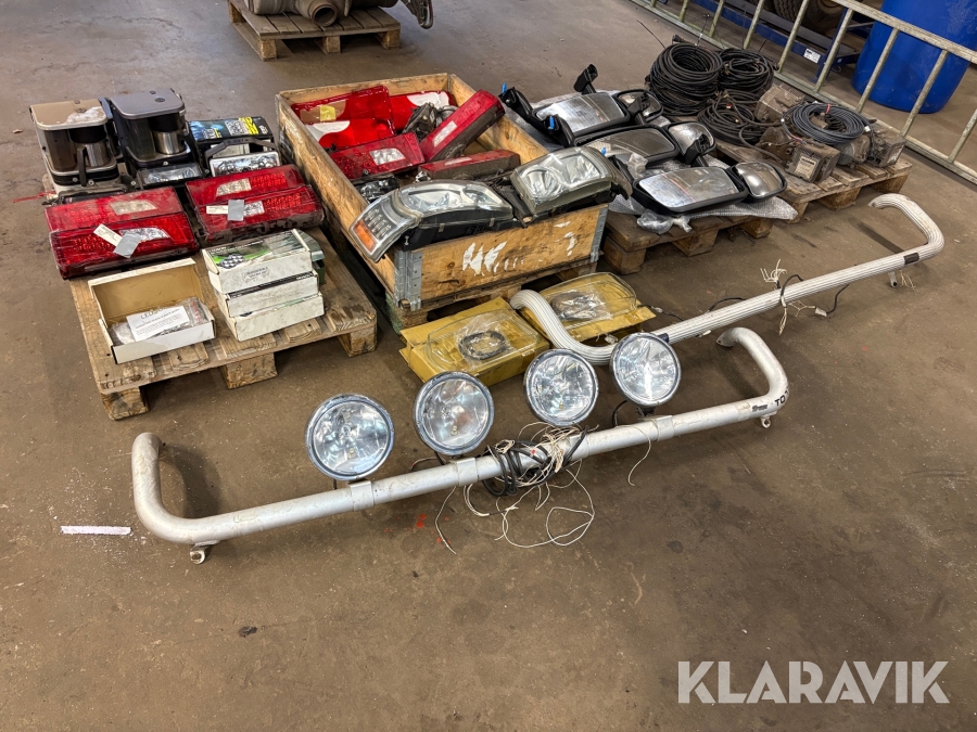 Lampor bågar speglar kablage