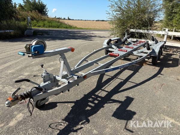 Bromsad båttrailer Respo Trailers 1800V662T209