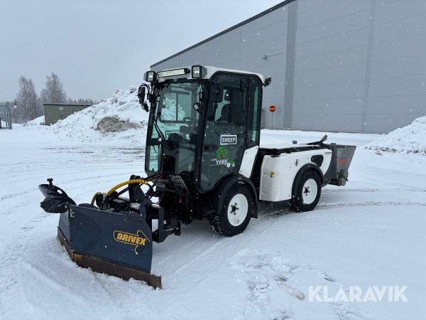 Redskapsbärare Multihog CX 75 med vikplog & sandspridare