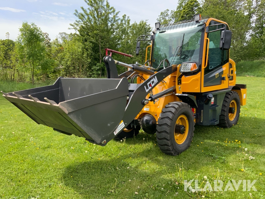 Kompaktlastare LCCM LGE06T 4WD med flera redskap / 9,5h