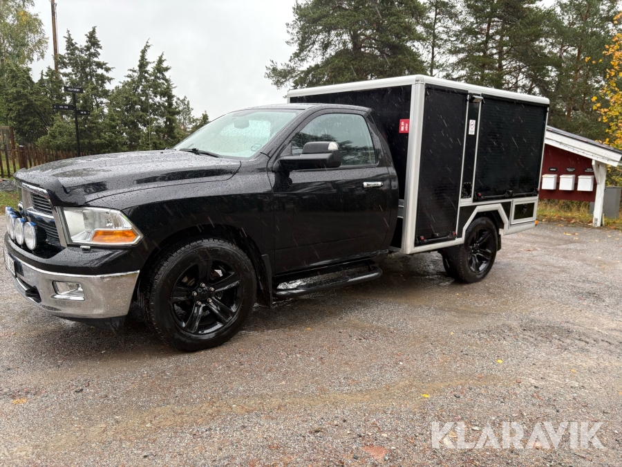 Pickup Dodge RAM 1500 med skåp