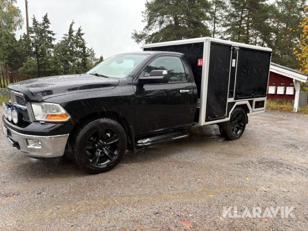 Pickup Dodge RAM 1500 med skåp