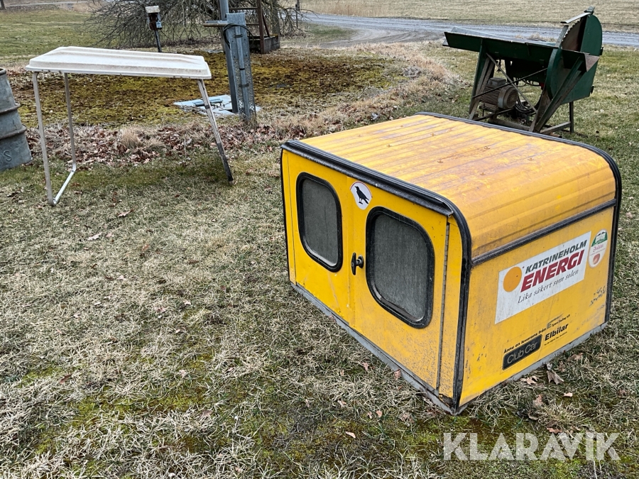 Tak och skåp till golfbil