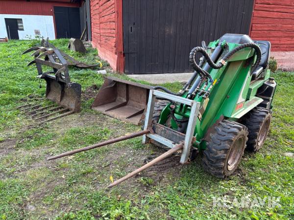 Redskapsbärare Avant 320 S med redskap