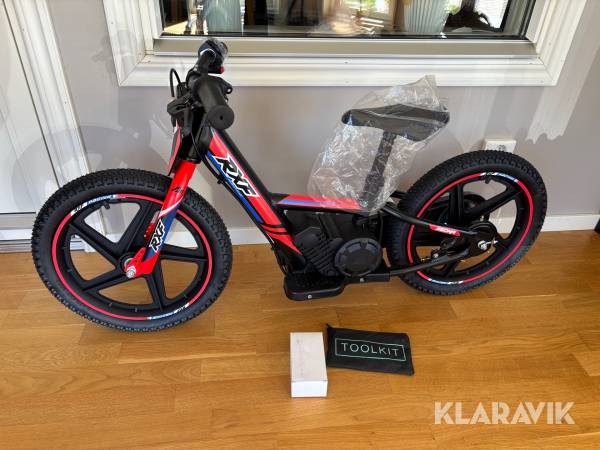 Balanselcykel till barn APL Sports 1st