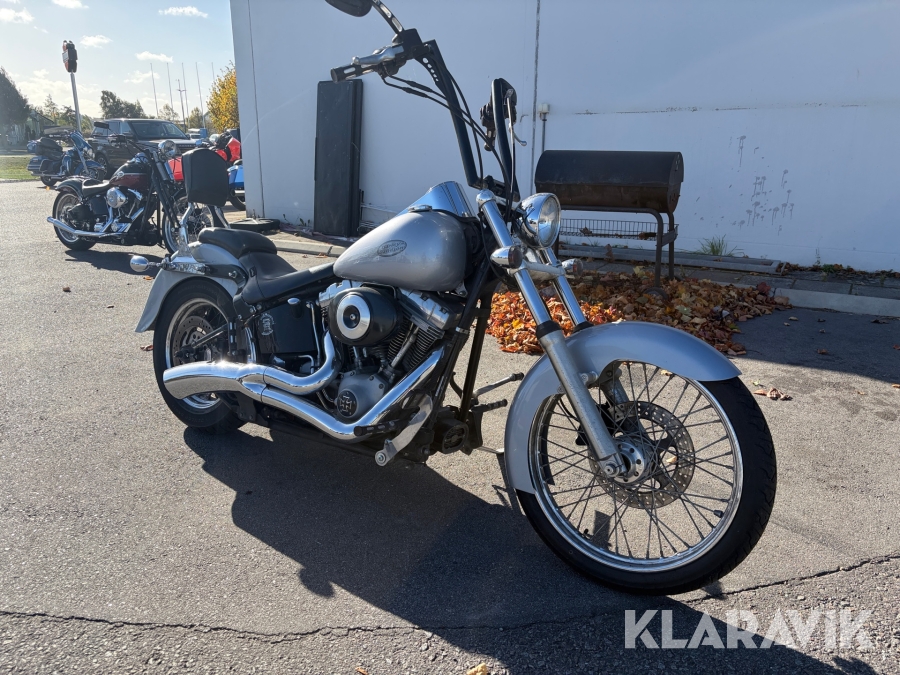 Motorcykel Harley Davidson Softail standard