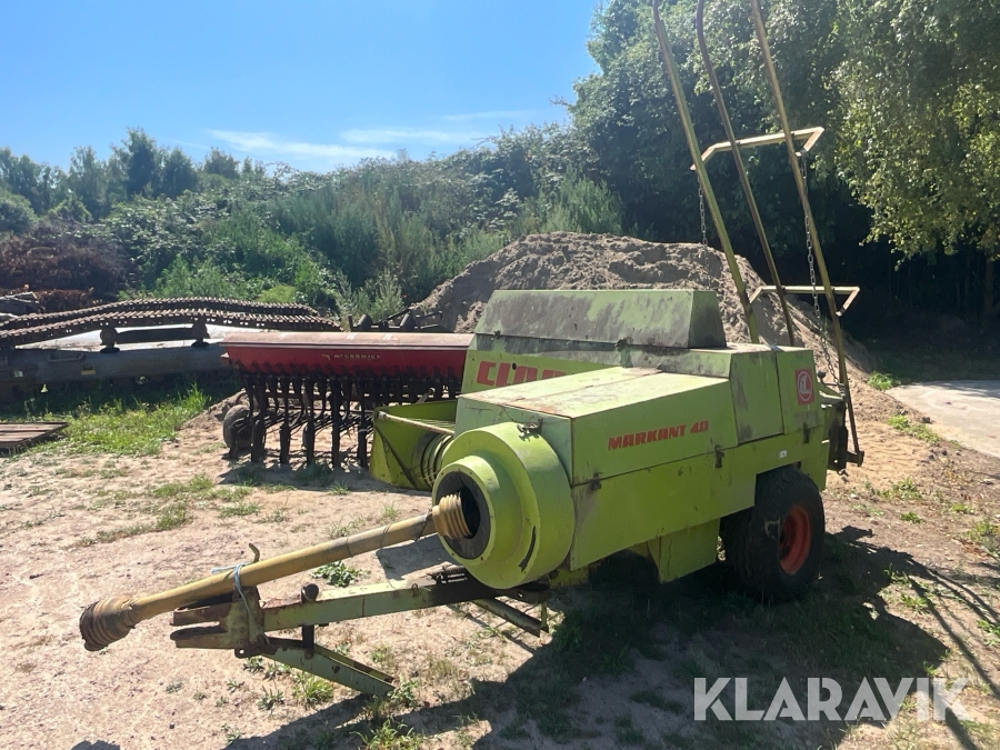 Småbalspress Claas Markant 40