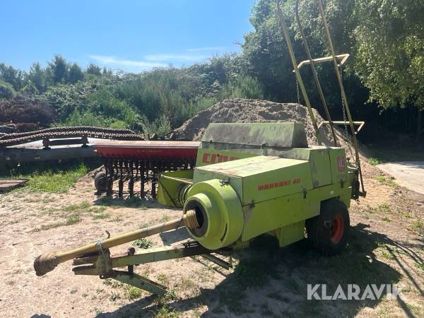 Småbalspress Claas Markant 40