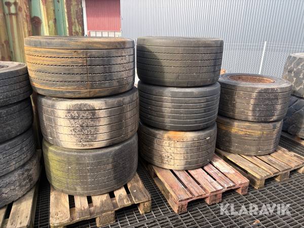 Lastbilsdäck 445 / 45 R19,5 på fälg 8 st
