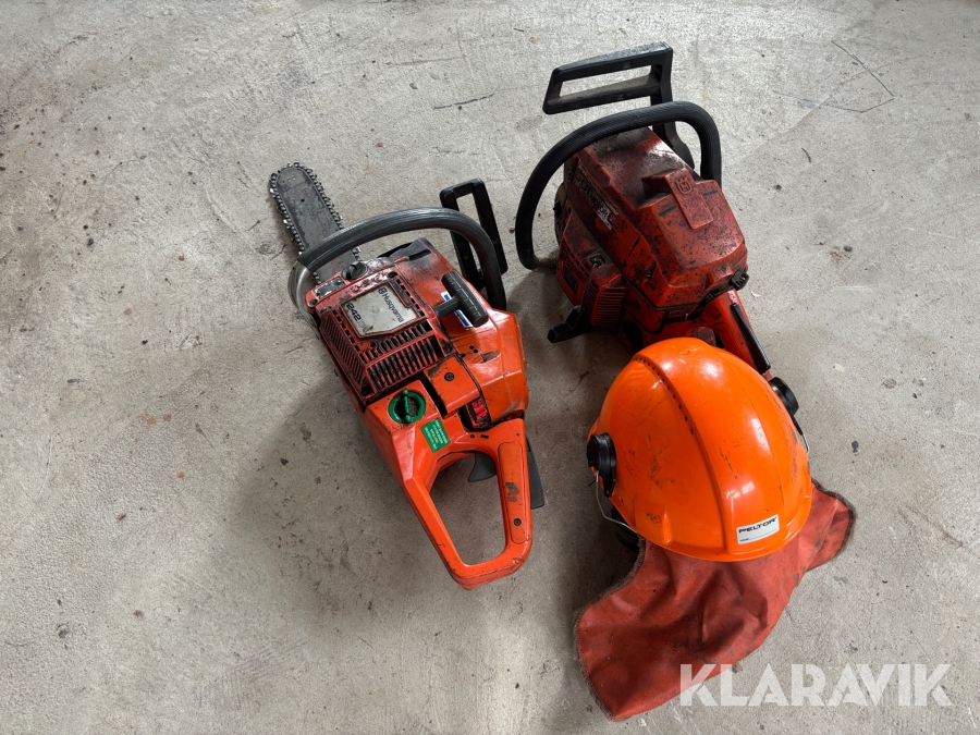 Motorsåg Husqvarna 242 XPG med reservdelar och hjälm