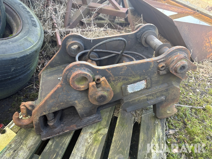 Redskapsfäste till grävmaskin B-20 SMP