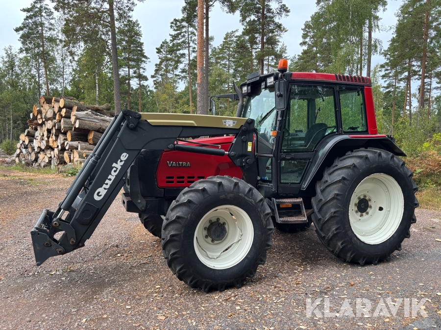 Traktor Valtra 6350-4 med lastare och twintrac