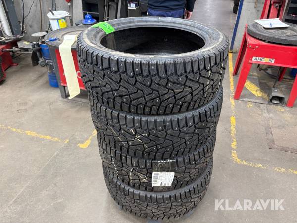 Vinterdäck Pirelli 245/45R19