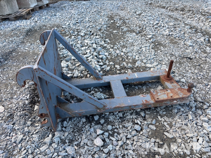 Redskapsfäste för att dra vagnar Egentillverkad.