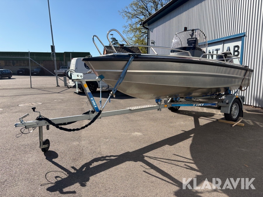 Båt med båtvagn Faster 460