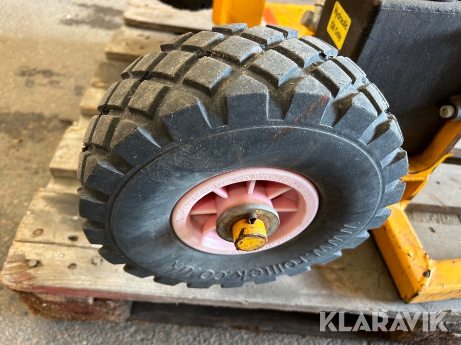 Stolpuppdragare Postpullers M730, Göteborg, Klaravik auktion