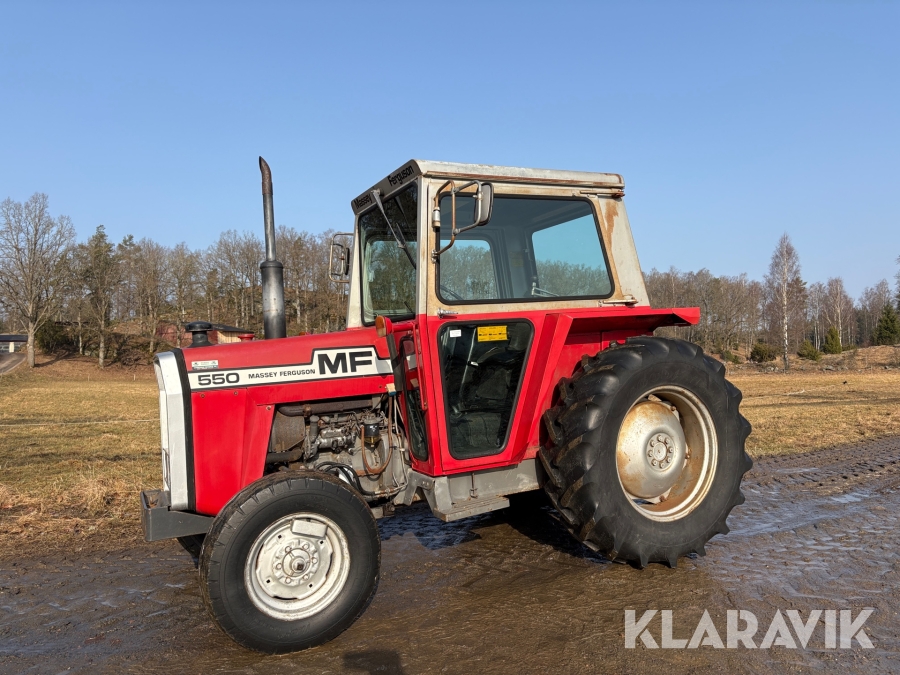 Traktor Massey Ferguson 550