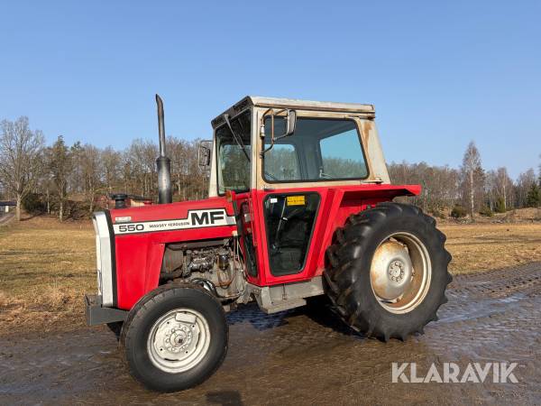 Traktor Massey Ferguson 550