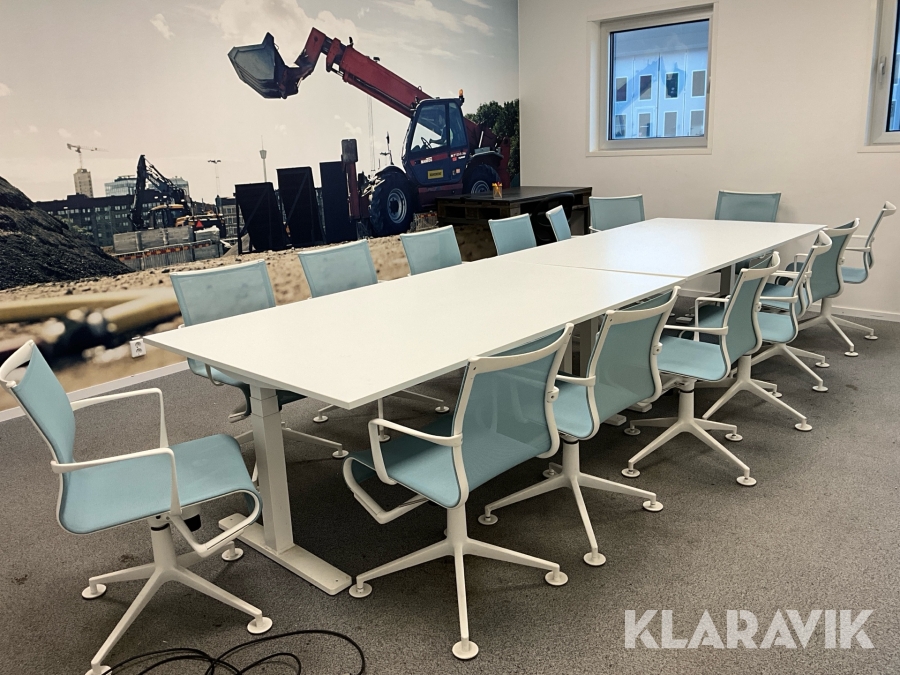 Konferensbord med 14st stolar Kinnarps