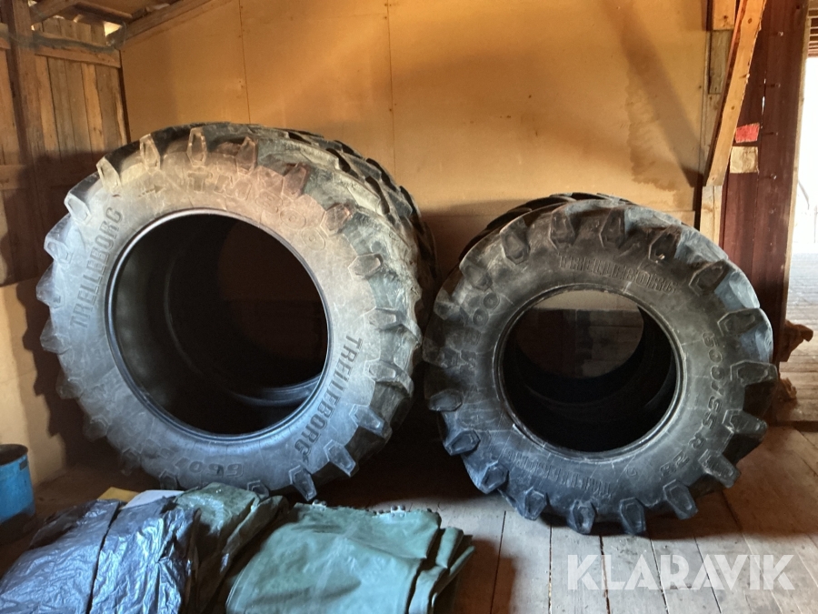 Traktordäck Trelleborg 600/65R28 och 650/65R42