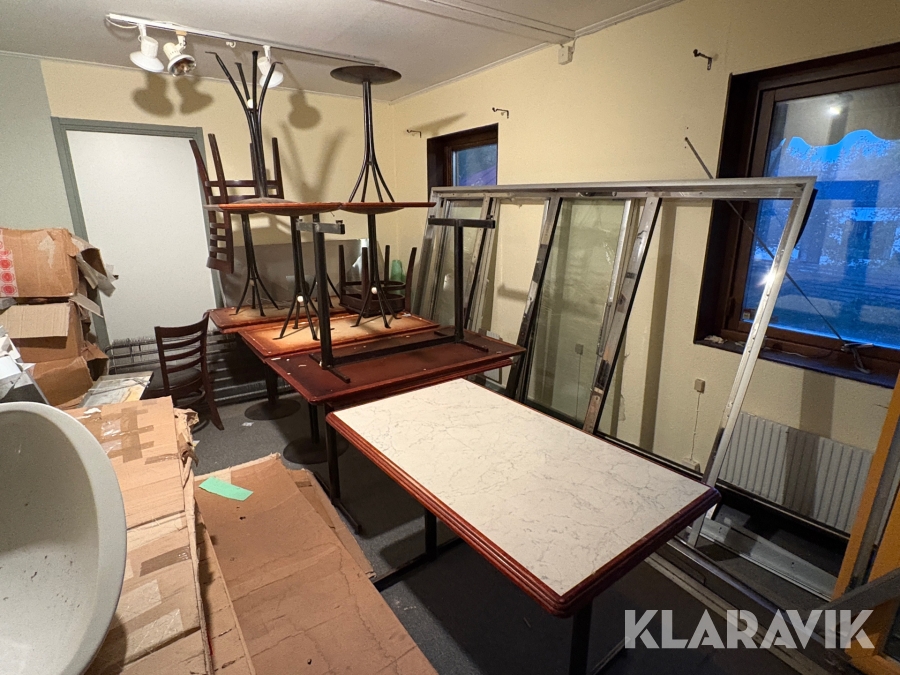 Bord varierande mått och modeller 13 st 