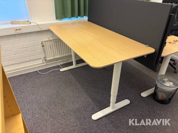 Skrivbord höj och sänkbar och skåp