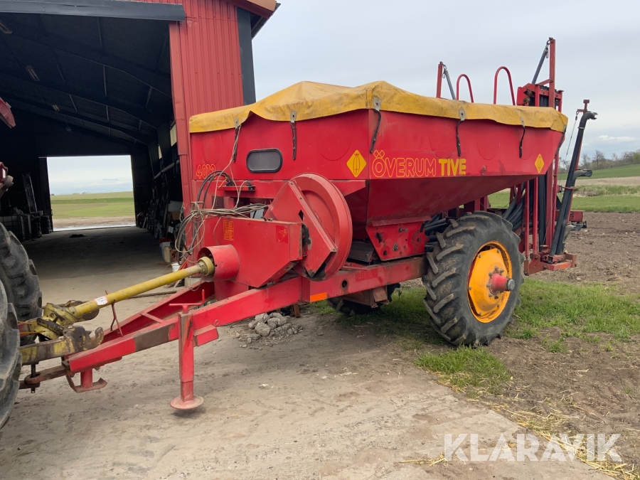 Gödningsspridare Överum Tive 4012 pendlande ramp